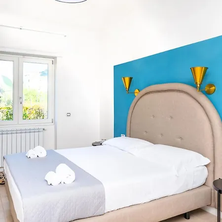 Tiberio Luxury Suites Bed & Breakfast *
